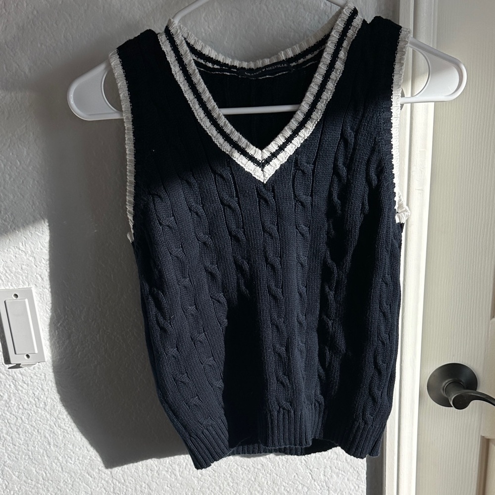 Brandy Melville Black and White Knit Vest
